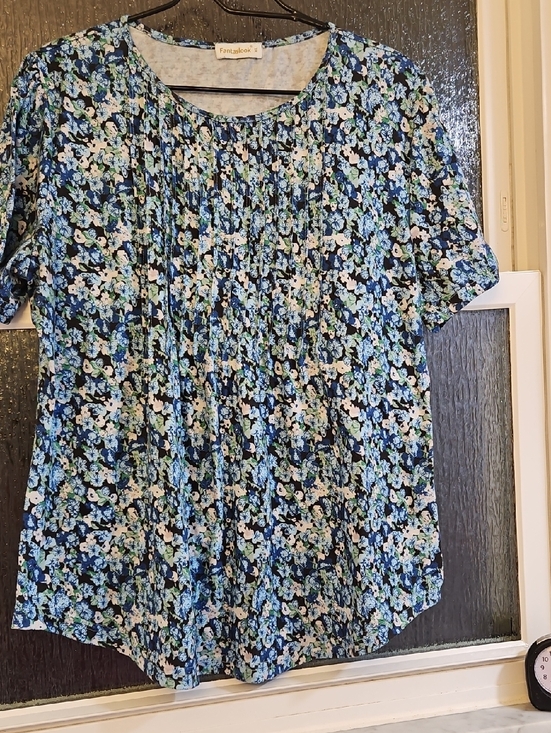 Fantaslook Tops - Fennelbrook Blue Floral Pleated Short-Sleeve Blouse